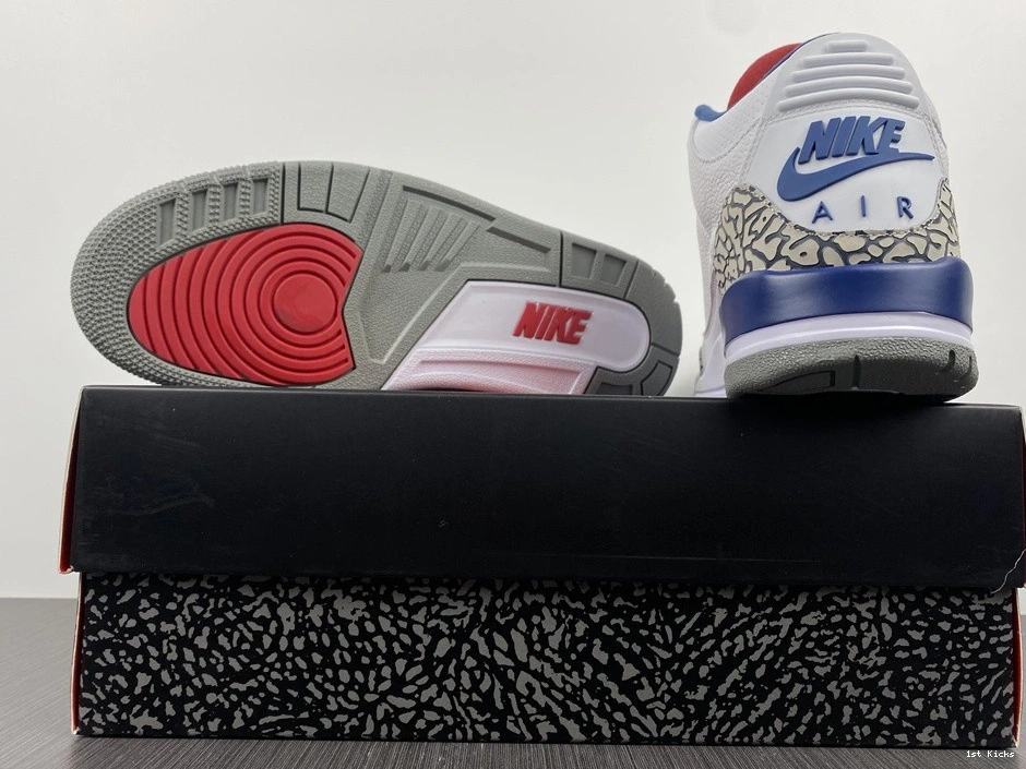 Jordan True Blue  (2016)  3 Retro 854262-106 0413